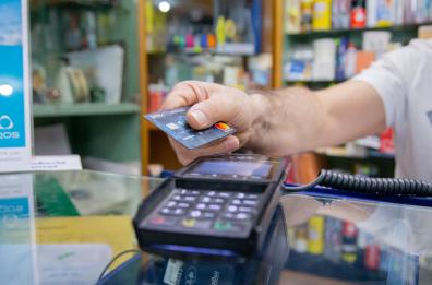 Bari, la voce di bar e piccoli esercizi commerciali: «Noi, costretti ad attivare il pos»