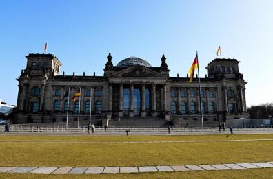 Germania: piano di attacco al Bundestag, arrestati terroristi