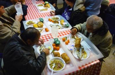 Lecce, l'appello del parroco: «Aumentano i poveri da sfamare non fateci pagare la Tari»