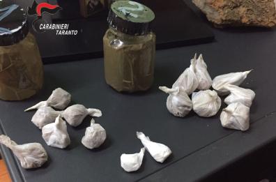 Sorpreso a spacciare nella città vecchia di Taranto, arrestato 41enne