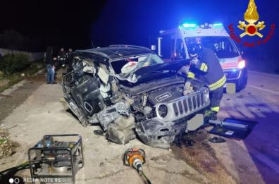 Jeep fuori strada nel Brindisino: giovane rimane incastrata nell'abitacolo