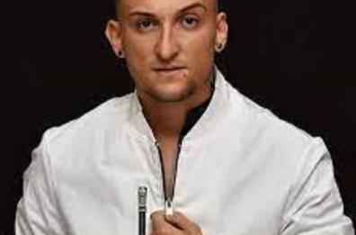 Foggia, il Comune stoppa il concerto neomelodico: Gianni D'Angelo protesta
