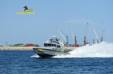 Frode nel Salento: bandiere estere su barche italiane per evadere il fisco