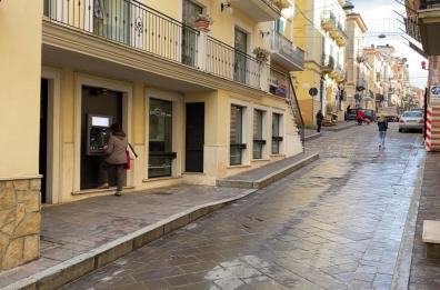 San Marco in Lamis: banda assalta portavalori in pieno centro e fugge con 80mila euro, guardia giurata ferita