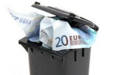Brindisi, la Tari alle stelle: «L’ennesimo regalo dei sindaco ai cittadini»
