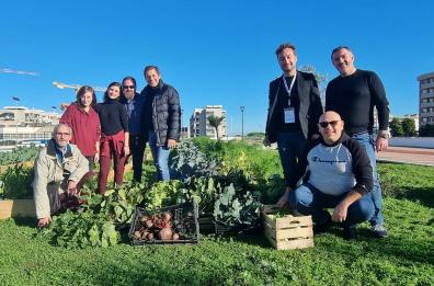 Bari, ai più bisognosi i prodotti dell'orto sociale nel cuore della città 