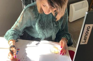 Da Mesagne agli States spopolano i capi ed accessori in pvc di una giovane stilista locale