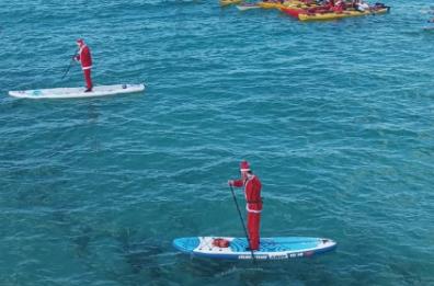 Nard&ograve;, ora anche Babbo Natale va in kayak
