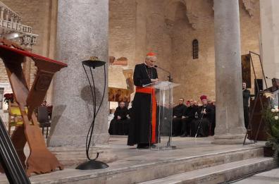 Zuppi a Bari per l'Ucraina: al via la preghiera sulla tomba di San Nicola. «La pace è un affare di tutti». Satriano: «Il mondo ha bisogno di cammini per l'unità»
