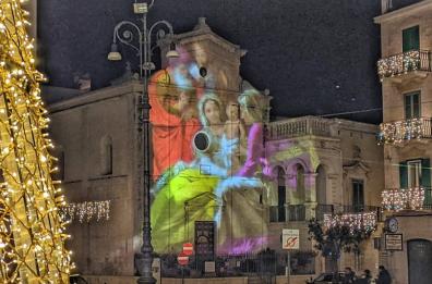 La luce e l'arte diventano protagoniste del Natale a Fasano 