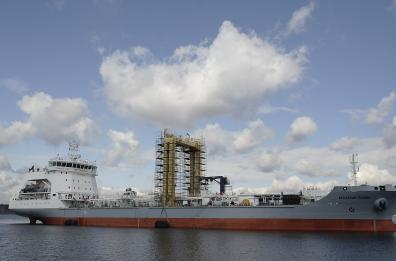 Nave militare russa nel canale d'Otranto