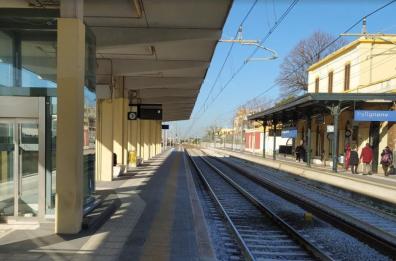 Nuovo ascensore da Rete Ferrovie italiane nella stazione di Polignano a mare 