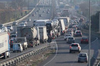 Natale nero sulla Statale 16: aumentati gli incidenti, traffico in tilt