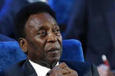 Il mondo del calcio piange il grande Pelé: è morto, aveva 82 anni. Bolsonaro dichiara 3 giorni di lutto nazionale
