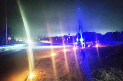 Dopo l'incidente si riaccendono le luci della rotatoria sulla «Trani - Andria»