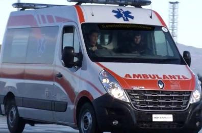 Bari, auto fuori strada in tangenziale: una famiglia in ospedale