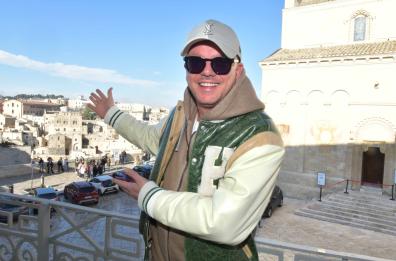 Capodanno, Gigi D'Alessio è arrivato a Matera per il concerto del 31