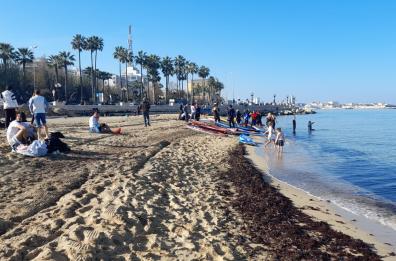 Bari, 31 dicembre: quasi 20 gradi e la gente dedica la giornata a un ultimo bagno al mare