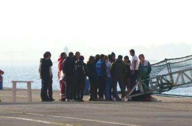 La Geo Barents è arrivata a Taranto con 85 migranti: il video dello sbarco 
