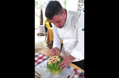 Maruggio, lo chef campione mondiale dell'«intaglio» ospite di Fiorello