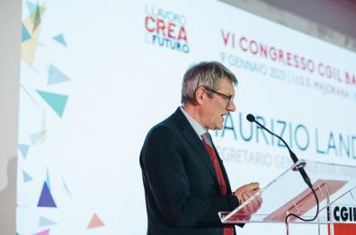Landini a Bari: «C'è rischio che passi idea che non serva scioperare». Bucci rieletta segretaria