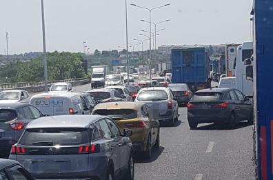 Tamponamento sulla tangenziale di Bari: schianto in direzione Sud, lunghe code