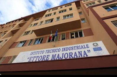 Bari, prof aggredito a scuola: «Non molestò le alunne»