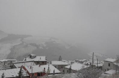 Puglia, temperature a picco: nel Foggiano caduta già la prima neve. Allerta meteo anche mercoledì per il vento