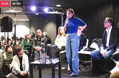 Pd, in 300 in sala a Bari per accogliere la candidata segretario Schlein. Poi assemblea improvvisata per strada