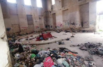 Barletta, l’orrore nell’ex distilleria-discarica