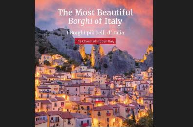 Castelmezzano sulla copertina della guida inglese dell’Associazione «Borghi più belli d’Italia»