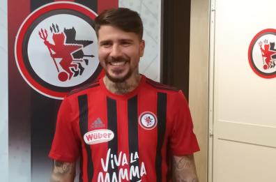 Calcio, colpo del Foggia: c'è il ritorno del play Vacca