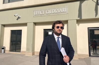Escort, a Bari processo a Berlusconi sulle bugie di Tarantini: inutilizzabili tutte le intercettazioni