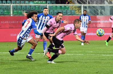 Calcio, Palermo - Bari finisce 1-0: i biancorossi vanno ko