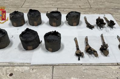 Matera, manufatti pirotecnici inesplosi abbandonati per strada