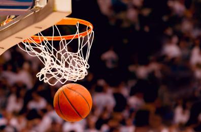 Basket, atleti della Juvecaserta: «Noi aggrediti a Ruvo negli spogliatoi dopo la sconfitta». La squadra di casa: «Da tifosi ospiti sputi e gestacci»