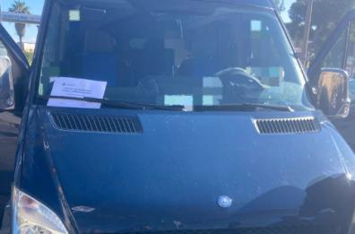 Bari, Polizia Locale ferma NCC abusivo con 13 passeggeri a bordo: li stava portando a Caserta
