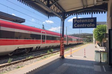 Il progetto del cavalcaferrovia sulla linea Potenza-Foggia prende forma