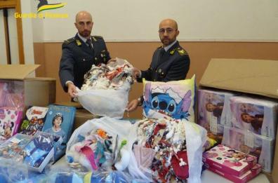 Putignano, GdF sequestra cuscini e pigiamini Disney e Marvel contraffatti e pericolosi