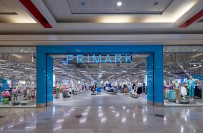 Apre Primark in Puglia: Casamassima presa d'assalto, code di un'ora per entrare