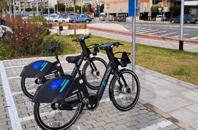 Primo giorno di bike sharing a Bari: partenza lenta, multe per le auto sulle strisce