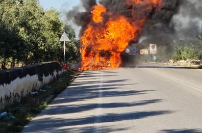 Esce fumo dal camion, autista accosta e scende: tragedia sfiorata sulla Trani-Corato