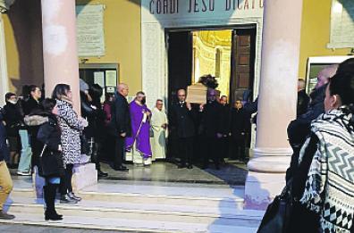 «Franco 1» la canotta Happy Casa per l’ultimo saluto al collega De Simone