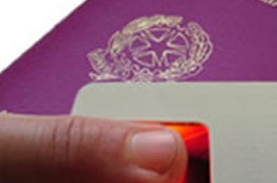 Tempi lunghi per il passaporto? A Lecce la polizia organizza l'Open day