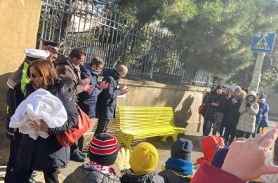 A Giovinazzo una panchina gialla contro bullismo e cyberbullismo