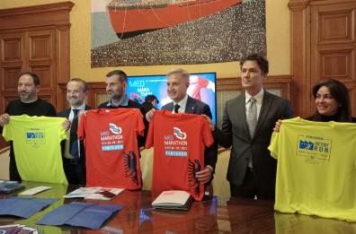Presentata la Bari Med Marathon: il 26 febbraio si corre la gara plastic free