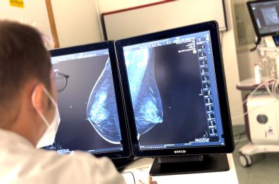 Bari, al Policlinico l’intelligenza artificiale aiuta a scoprire precocemente il cancro al seno