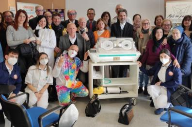 Lecce: tre associazioni donano un'incubatrice da trasporto all'ospedale «Vito Fazzi»
