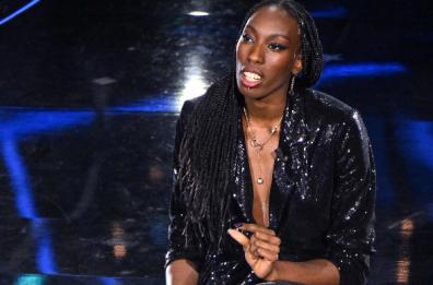 Sanremo 2023, il monologo di Paola Egonu: «Siamo tutti uguali oltre le apparenze»