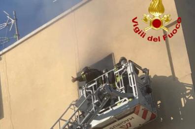 Monteroni, scoppia incendio in appartamento, due bambini riescono a fuggire dalle fiamme